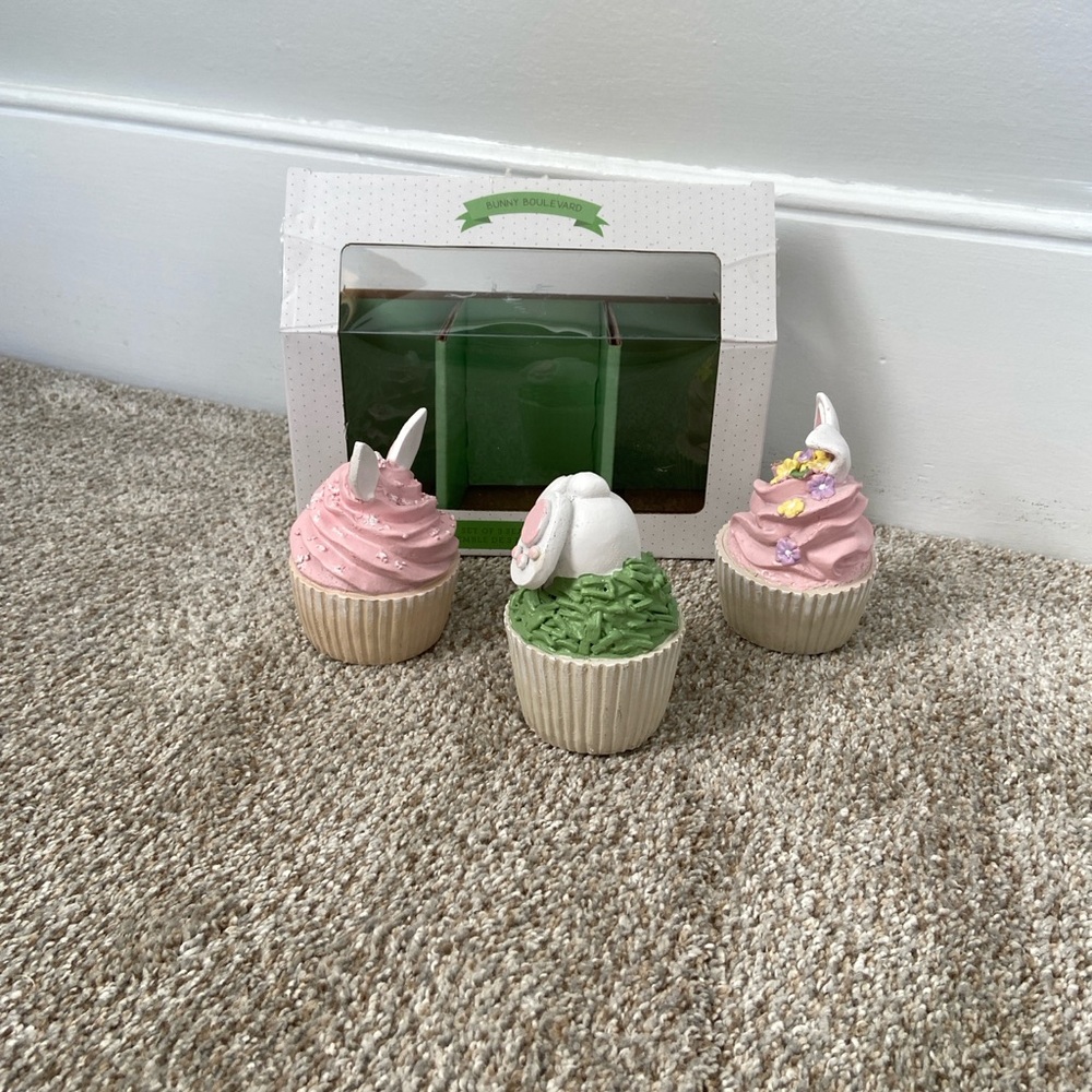 NWT Bunny Boulevard Easter Faux Cupcakes Set of 3 - Picture 8 of 13